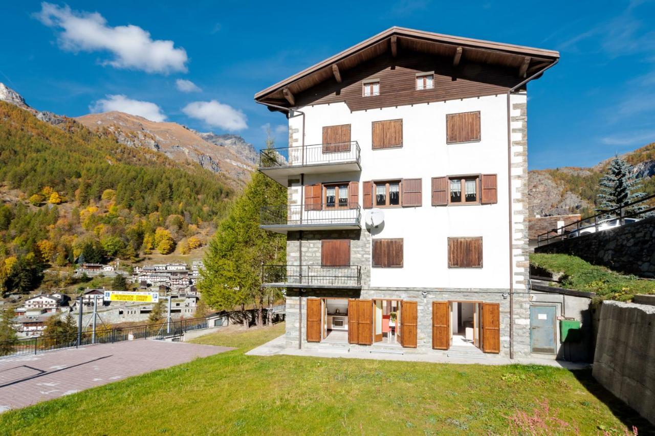 HelloChalet - Maison Rue de la Neige - Family Ski Holiday walking distance slope&gondola Valtournenche Buitenkant foto